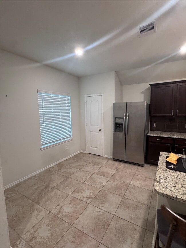 Foto del edificio - 737 Montclair Mist Ln