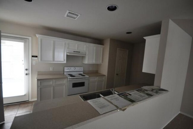Foto del edificio - 2630 Woodridge Manor Dr
