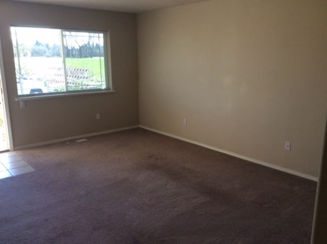 Building Photo - 2285 NW McGarey Dr