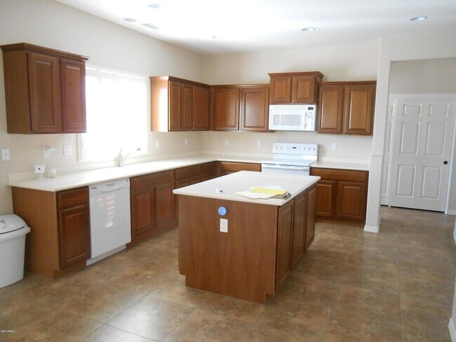 Foto del edificio - 29789 W Fairmount Ave