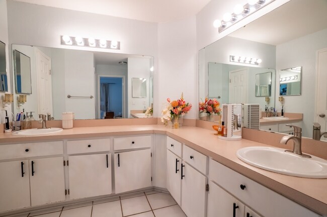 Foto del edificio - 3428 Daylily Ln