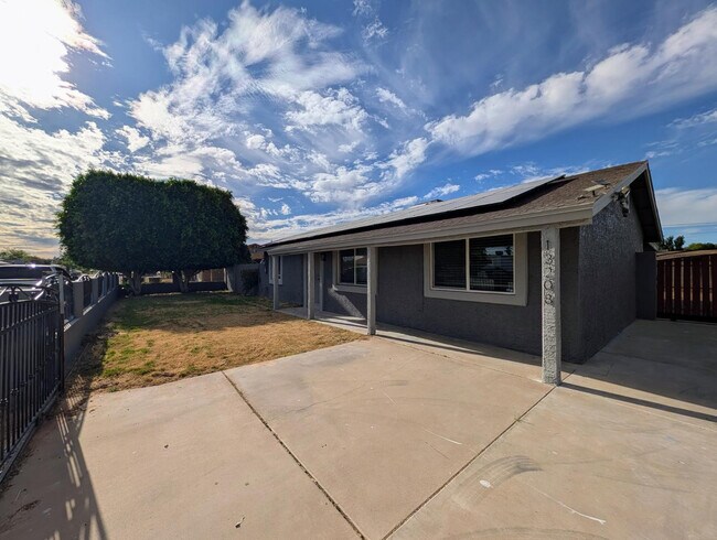 Foto del edificio - 13208 W Tuckey Ln