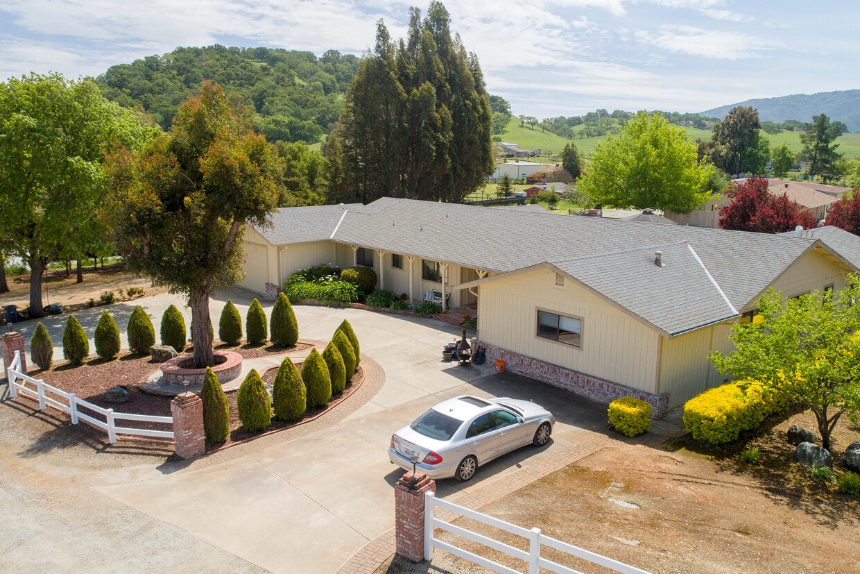 2050 Jefferson Dr, Gilroy, CA 95020 House Rental in Gilroy, CA