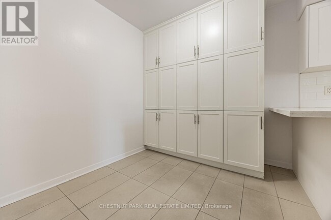 Building Photo - 2500 Bathurst St