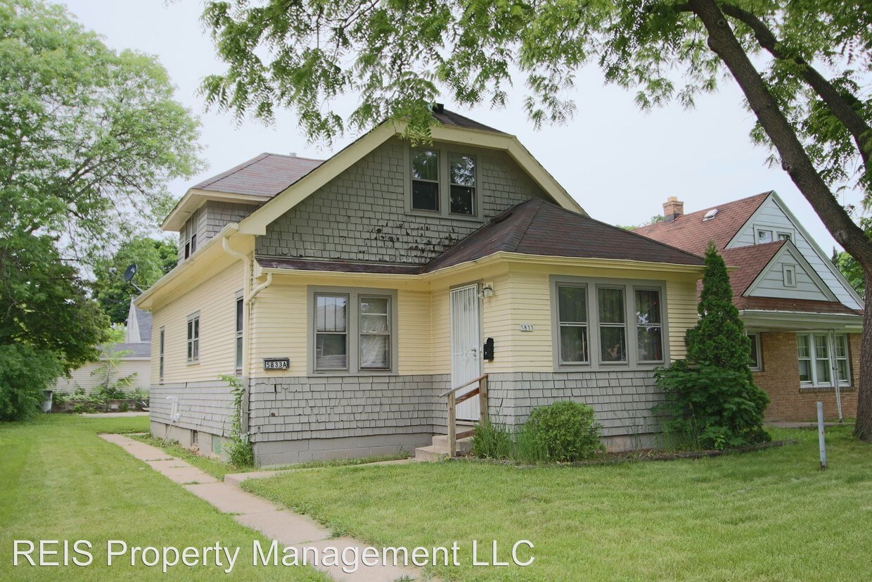 Primary Photo - 5833 N 32nd St