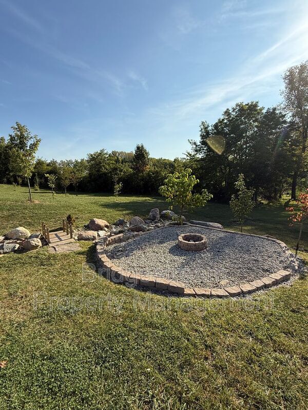 Building Photo - 1161 Elloway Pl