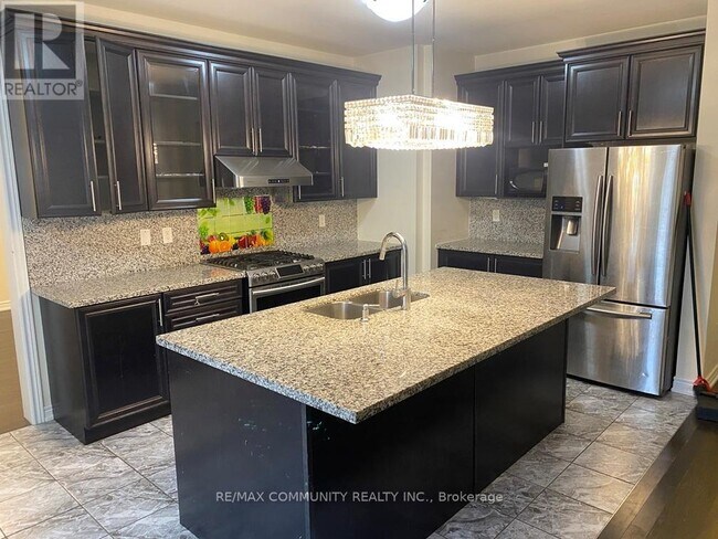 Building Photo - 5 Terrick Rd