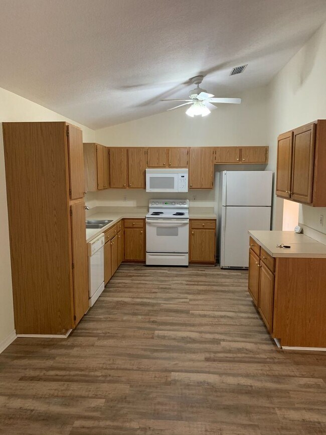 Foto del edificio - Great 3 bedroom 2 bath home in Mentone