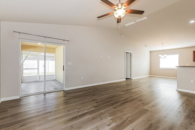 Foto del edificio - 34835 Redding Ln