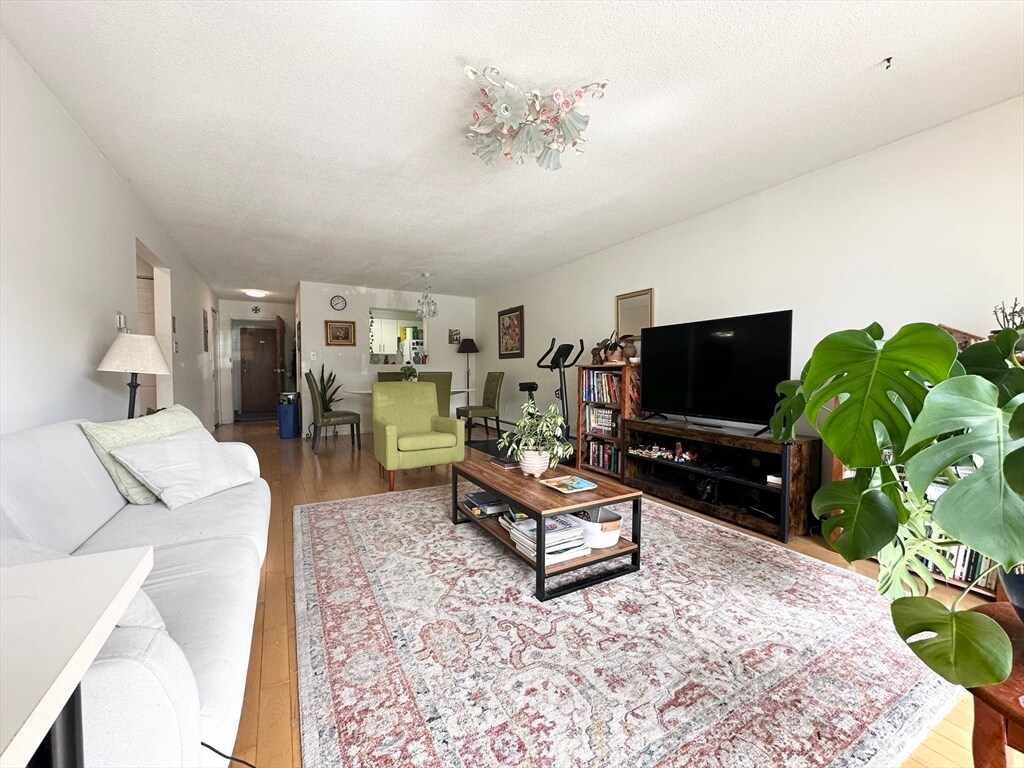 Primary Photo - 73 Charlesbank Rd