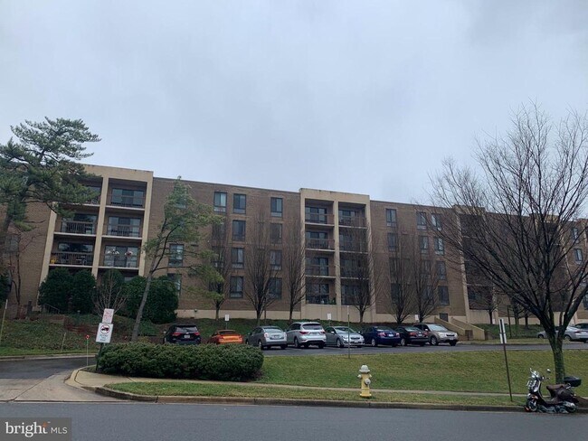 Foto del edificio - 807 N Howard St