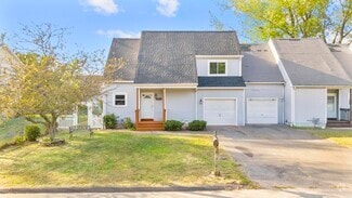 Building Photo - 670 Middletown Ave
