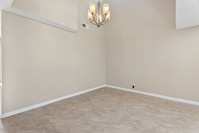Foto del edificio - Beautiful Yorba Linda 3 Bedroom 2.5 Bathro...