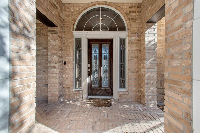 Building Photo - 10410 Sterling Manor Dr
