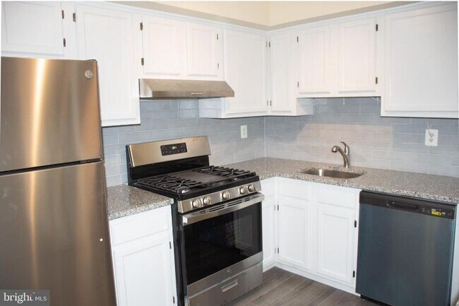Building Photo - 107 Delamere Dr
