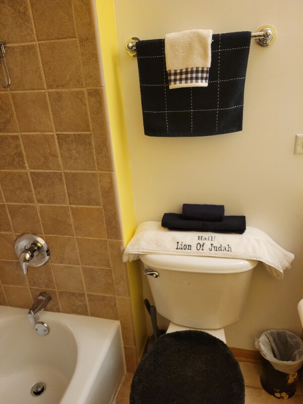 Building Photo - 468 E 42nd St