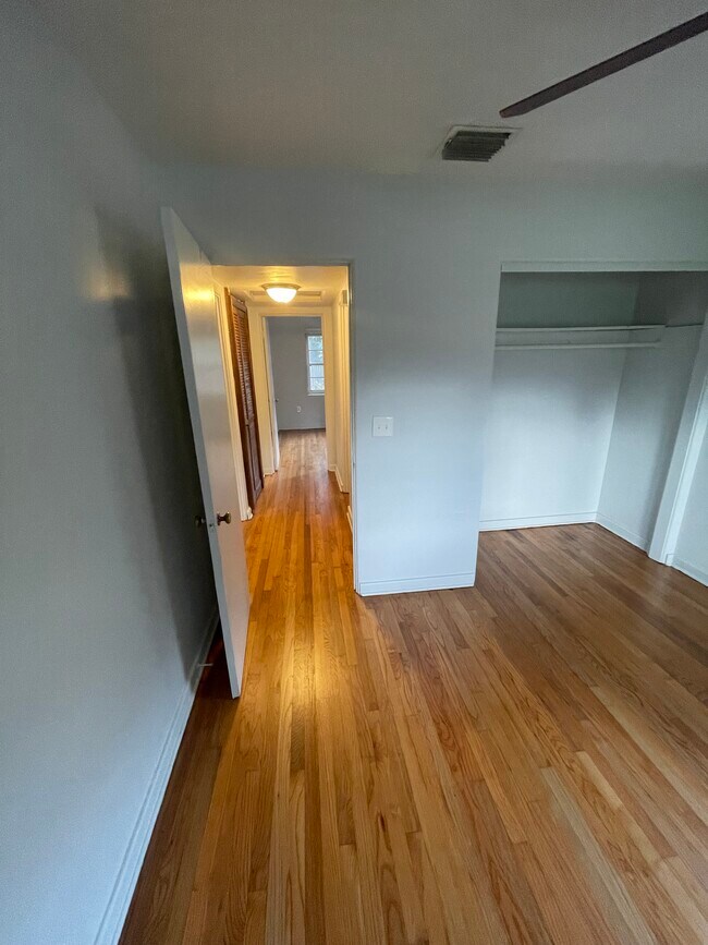 Foto del edificio - 716 S Mills Ave