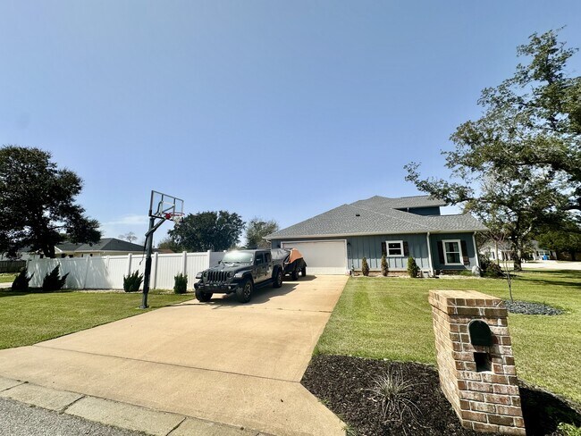 Foto del edificio - 1443 Central Pkwy