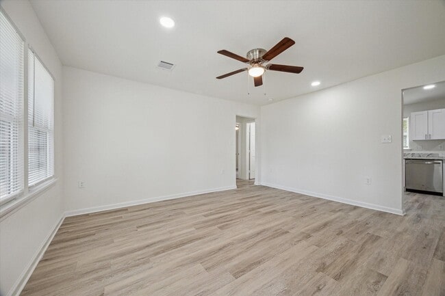 Foto del edificio - 3105 Babin Dr