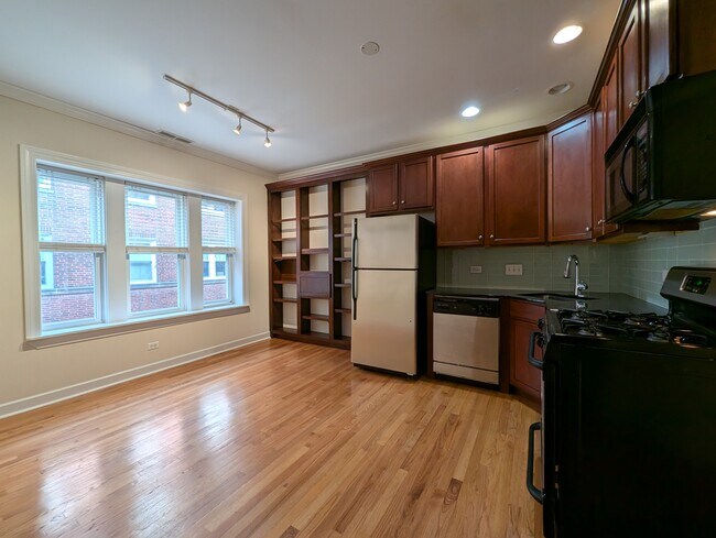 Building Photo - 3246 N Clifton Ave