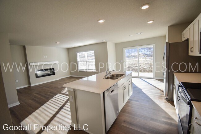 Foto del edificio - 3 br, 2.5 bath House - 334 Juniper Dr