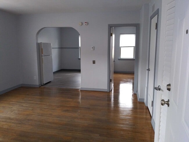 Living Room - 921 Jackson St