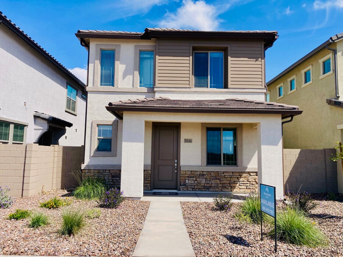 Foto principal - 1446 W Sparrow Dr