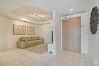Building Photo - 16400 Collins Ave