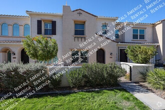 Building Photo - 4077 S Sabrina Dr