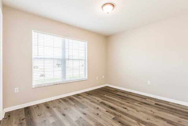 Foto del edificio - 5059 Belmont Park Ln