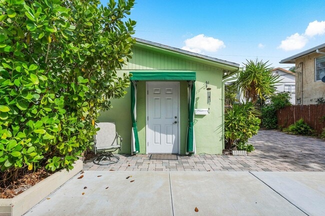 Photo - 519 29th St House