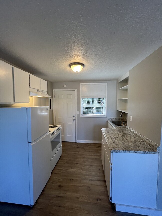 Foto del edificio - Cute Cottage Style 1 Bedroom Duplex