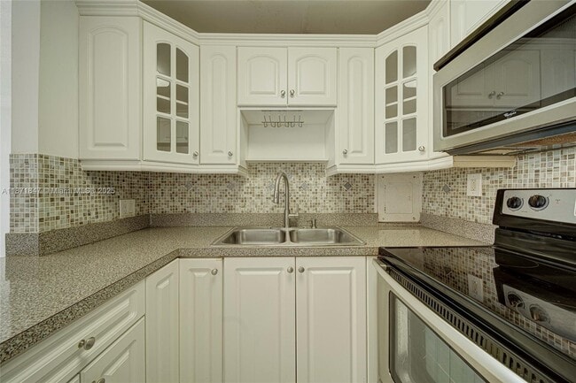Foto del edificio - 10400 SW 108th Ave