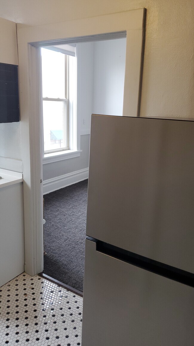 Foto del edificio - 432 N Milwaukee Ave