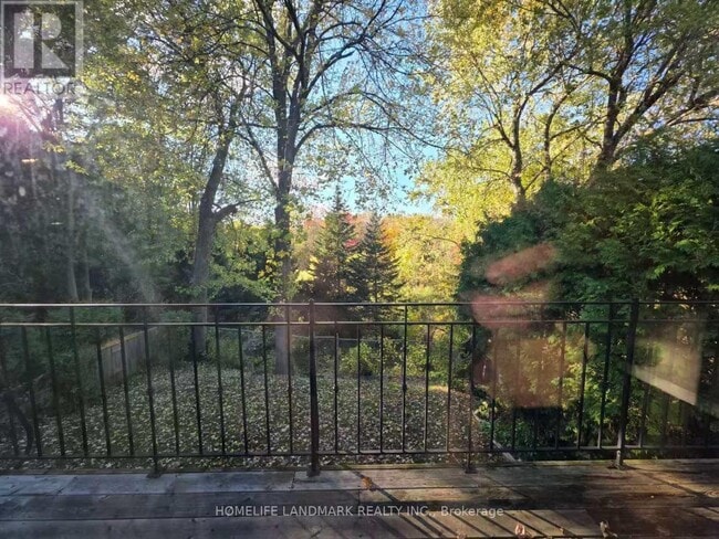 Building Photo - 28 Landfair Crescent