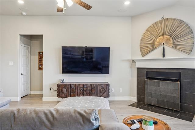 Building Photo - 1304 Beach Dr