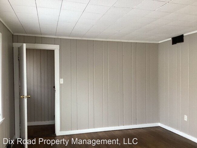 Building Photo - 3 br, 1 bath House - 1950 Shaftesbury Road,