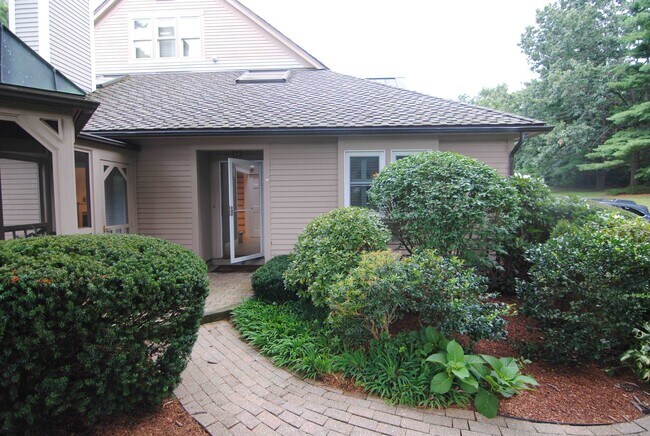 Building Photo - 4 Green Heron Ln