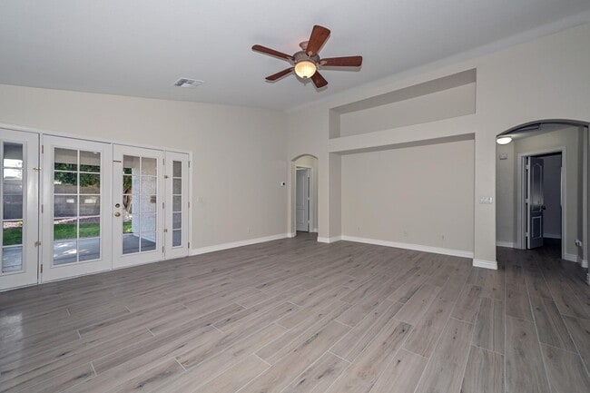 Building Photo - 8119 W Tonto Ln