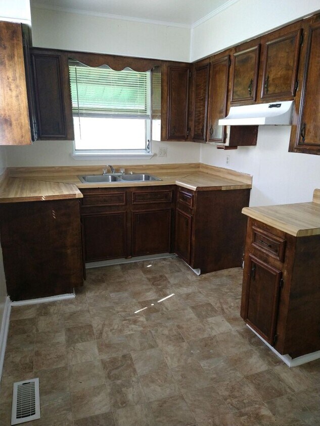 Primary Photo - 3 Bedroom and 1.5 Bathroom