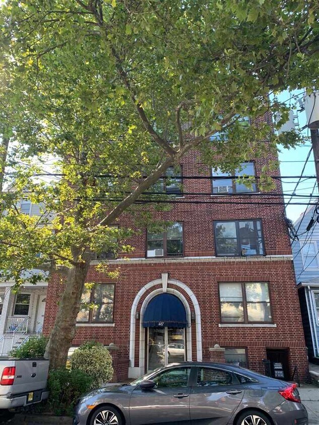 Foto principal - 427 KENNEDY Blvd