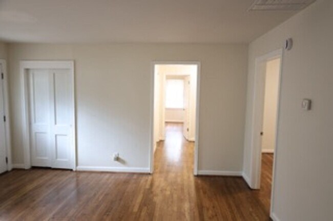 Foto del edificio - Beautiful Newly Renovated Bungalow Home