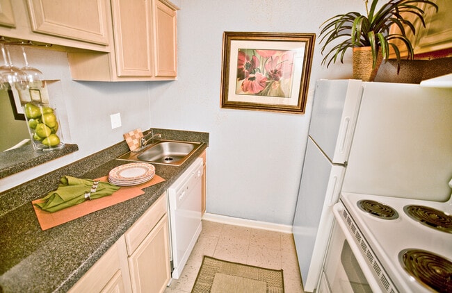 Building Photo - Crossroads Apartments