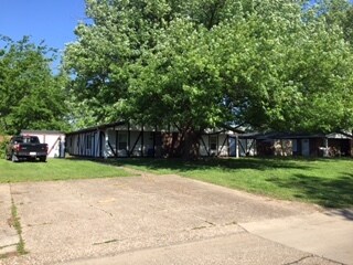 Building Photo - 4100 Kings Run