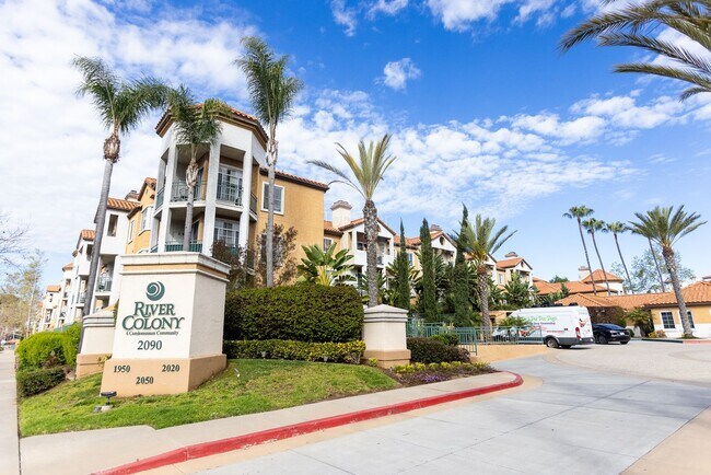 Foto del edificio - Beautiful 2 Bed 2 Bath 1026 sq ft condo in...