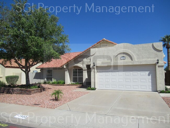 Foto del edificio - UPGRADED HOME ON ARROWHEAD COUNTRY CLUB!