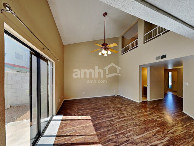 Foto del edificio - 8621 N 67th Lane