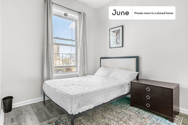 Private bedroom in 3 bed/1 bath Home - Private bedroom in 3 bed/1 bath Home