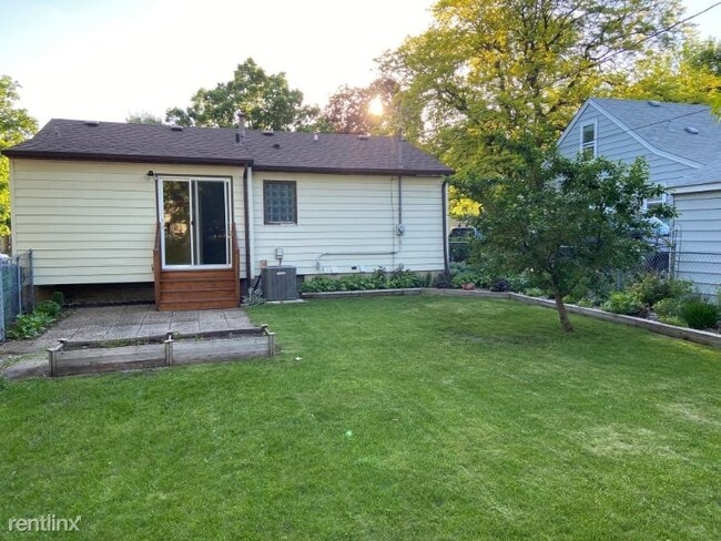Foto del edificio - 3 br, 2 bath House - 2925 Rhode Island Ave S
