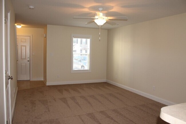 Foto del edificio - Gorgeous Townhome!